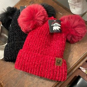 Pom Pom knit cuffed hat